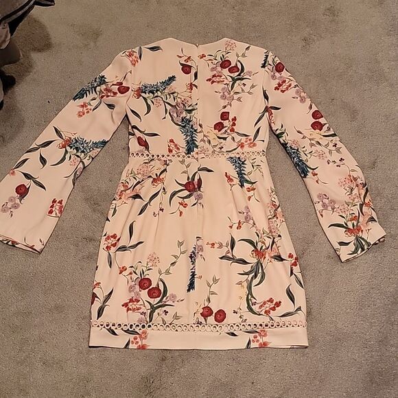 Keepsake Indulge mini floral dress - Picture 6 of 12